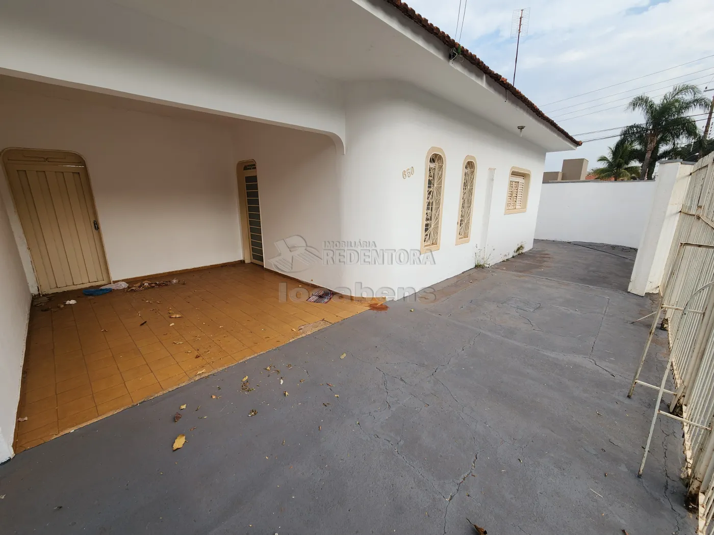 Alugar Casa / Padrão em São José do Rio Preto R$ 1.200,00 - Foto 1