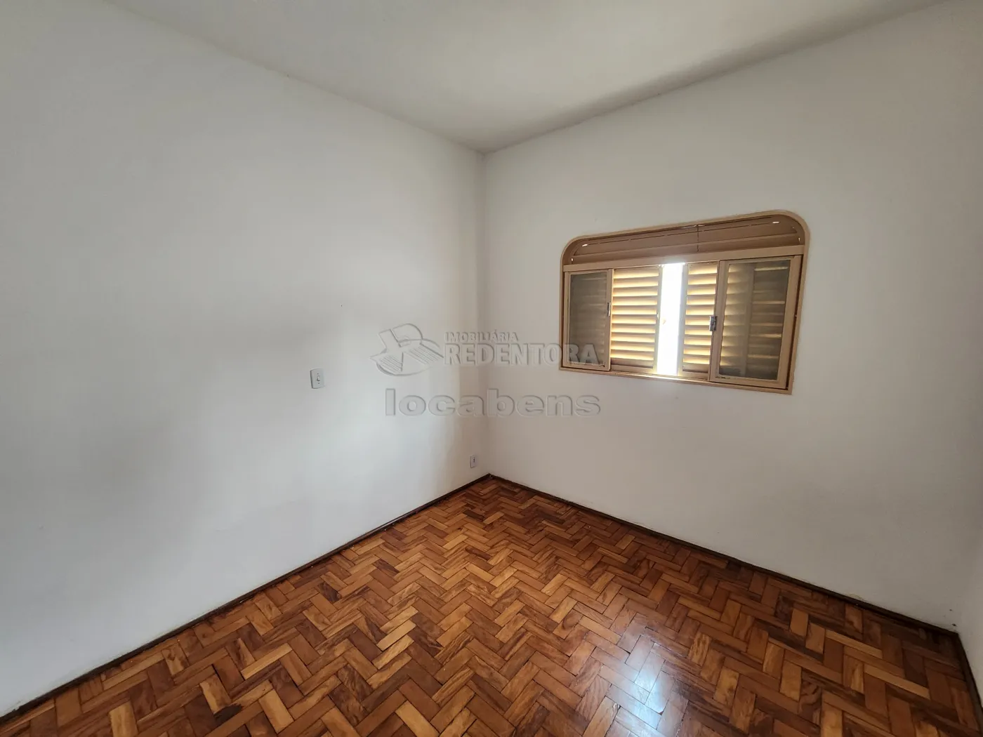 Alugar Casa / Padrão em São José do Rio Preto R$ 1.200,00 - Foto 11