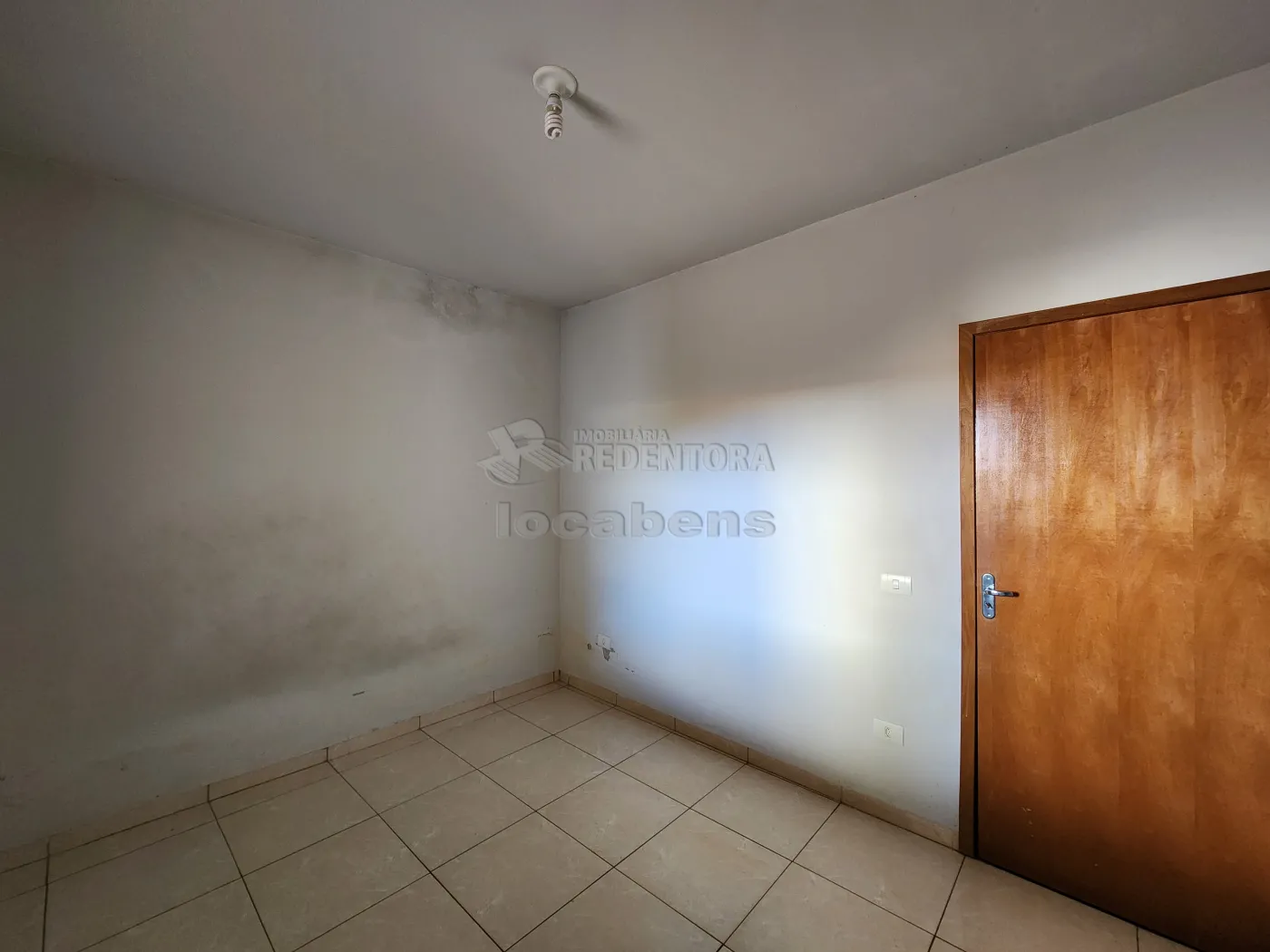 Alugar Casa / Padrão em Guapiaçu R$ 1.150,00 - Foto 9