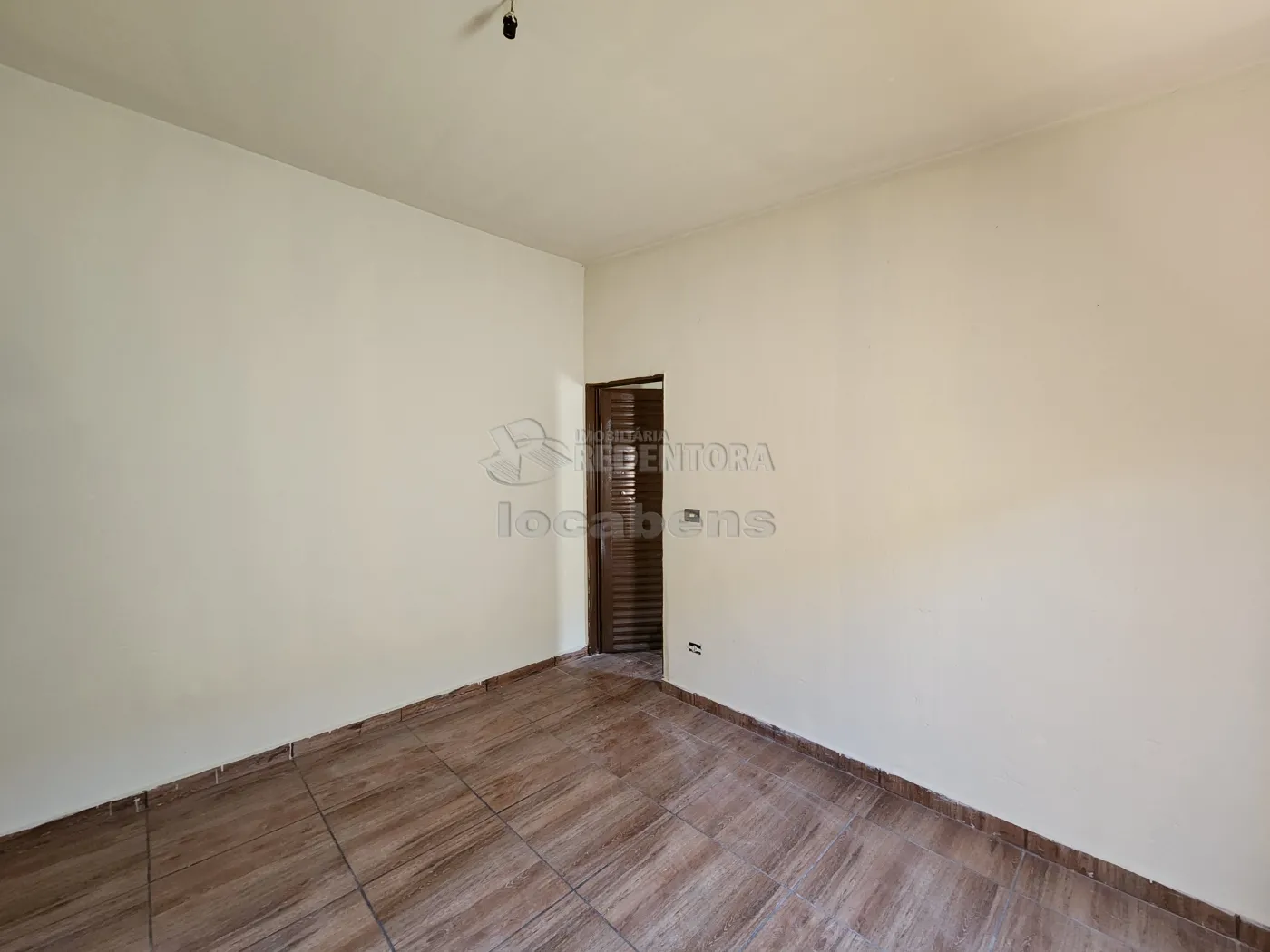 Alugar Casa / Padrão em São José do Rio Preto apenas R$ 650,00 - Foto 4