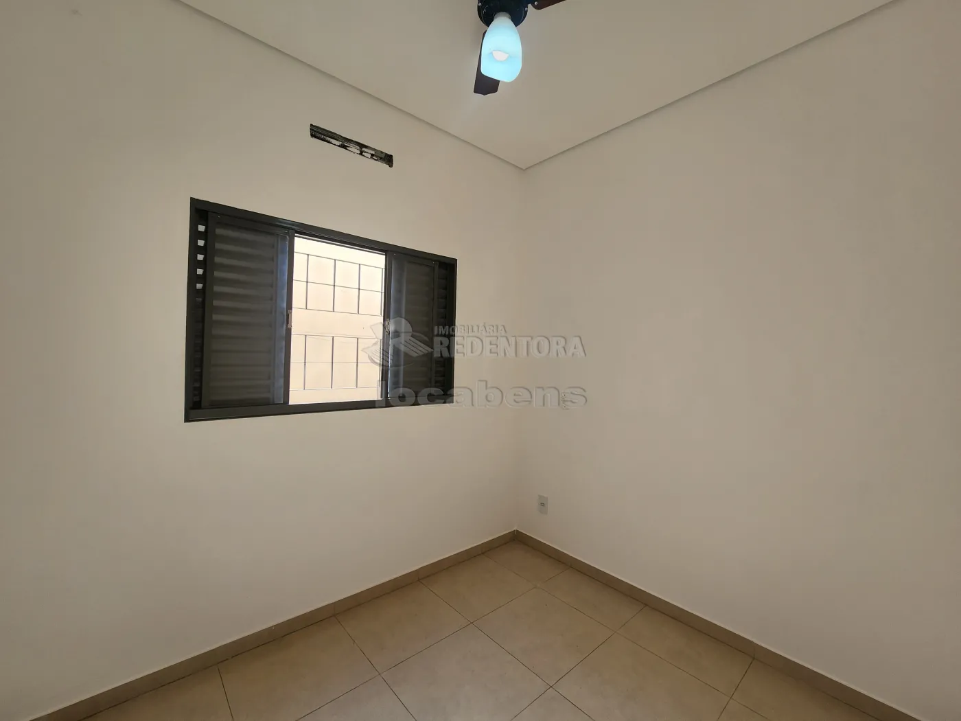 Alugar Casa / Padrão em São José do Rio Preto R$ 1.800,00 - Foto 8