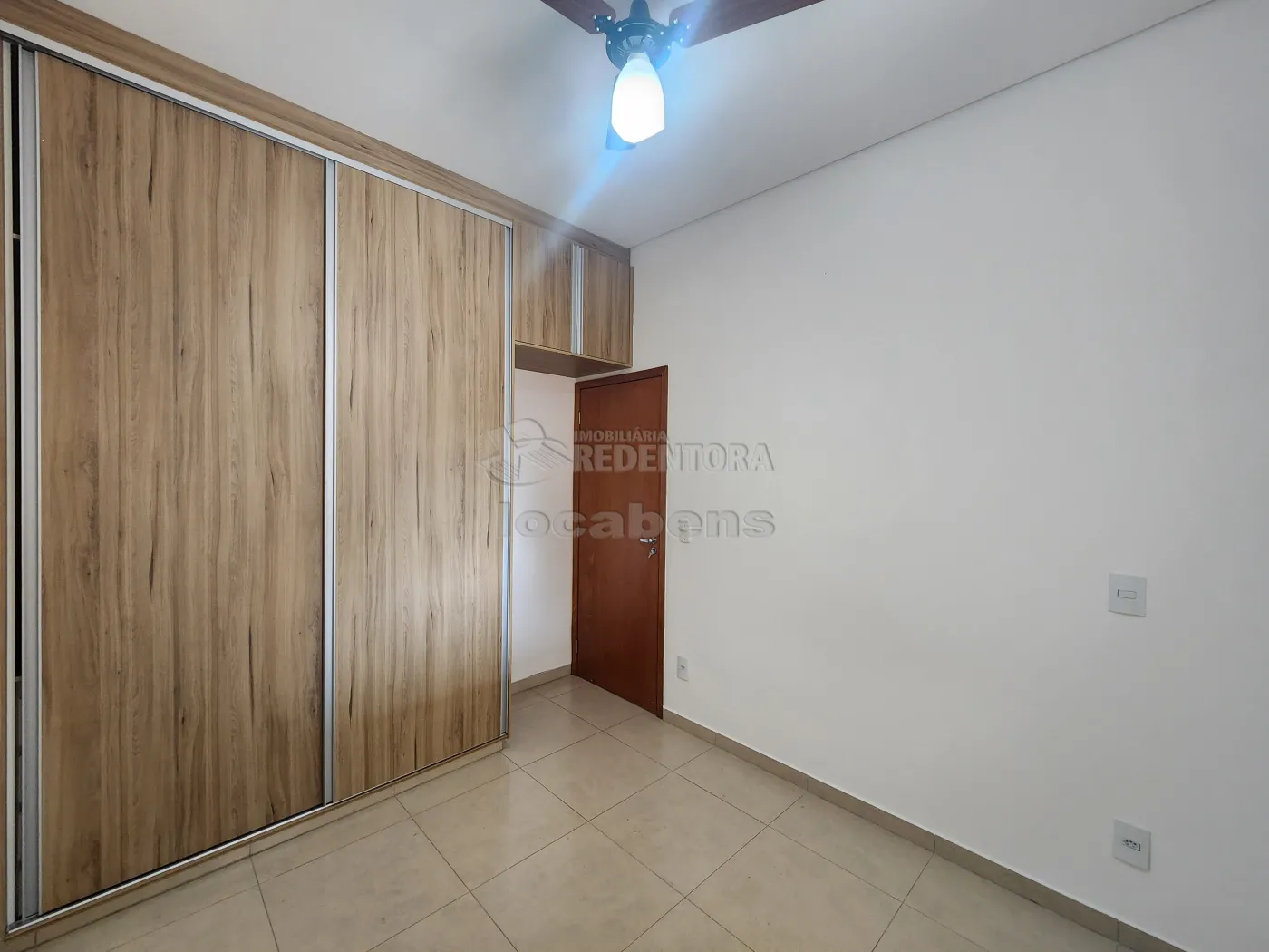 Alugar Casa / Padrão em São José do Rio Preto R$ 1.800,00 - Foto 12