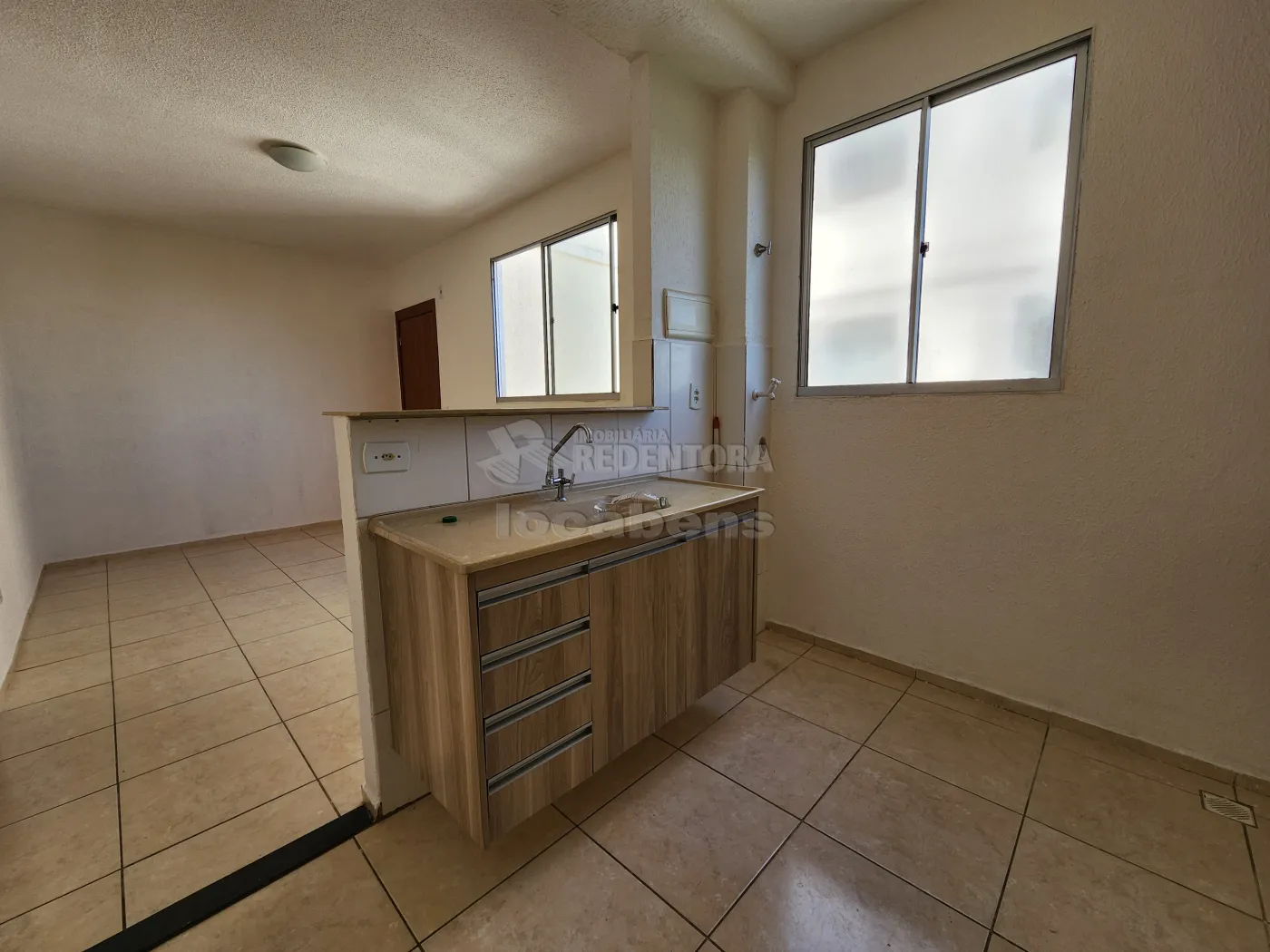 Alugar Apartamento / Padrão em São José do Rio Preto R$ 750,00 - Foto 4