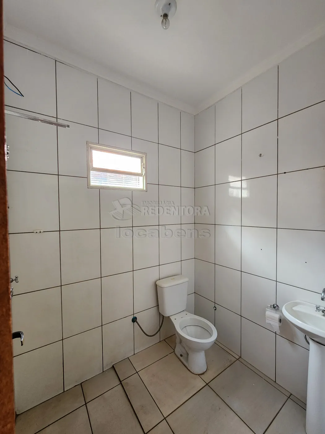 Alugar Casa / Padrão em São José do Rio Preto R$ 1.000,00 - Foto 3