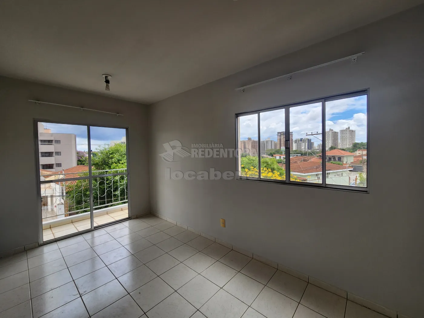 Alugar Apartamento / Padrão em São José do Rio Preto R$ 1.000,00 - Foto 1