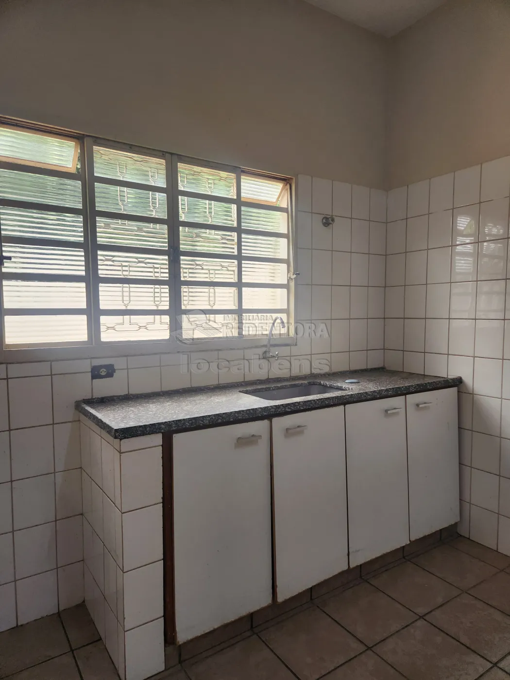 Alugar Casa / Padrão em São José do Rio Preto R$ 1.300,00 - Foto 4