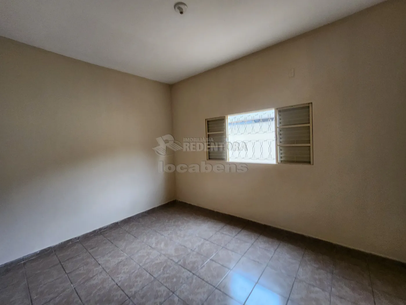 Alugar Casa / Padrão em São José do Rio Preto R$ 1.300,00 - Foto 11