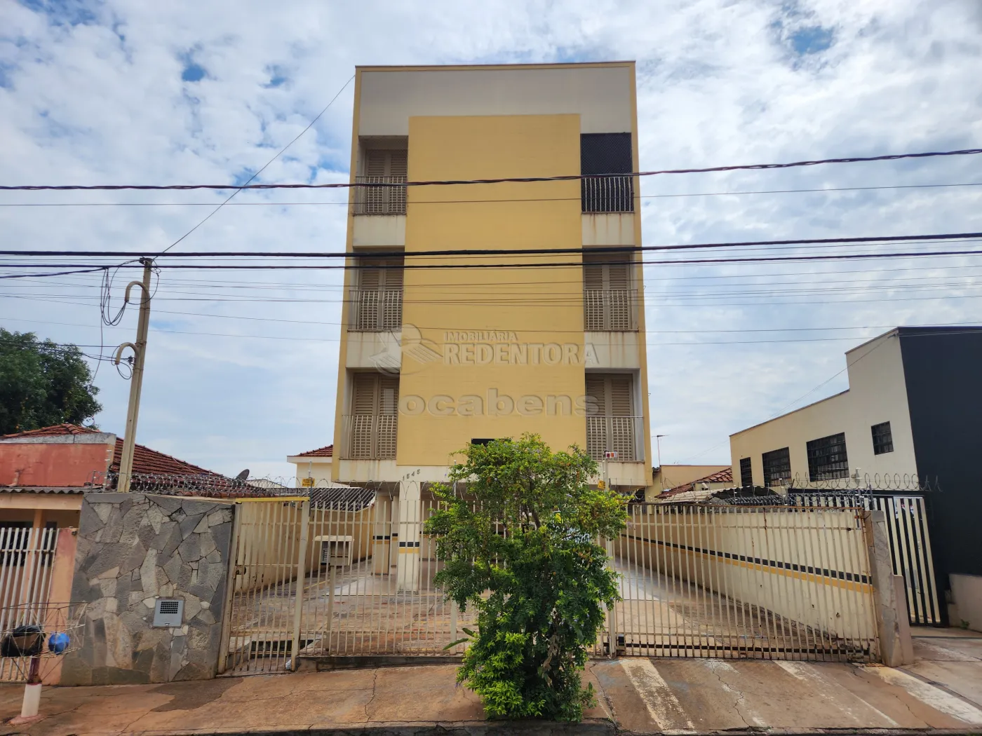 Alugar Apartamento / Padrão em São José do Rio Preto R$ 650,00 - Foto 1