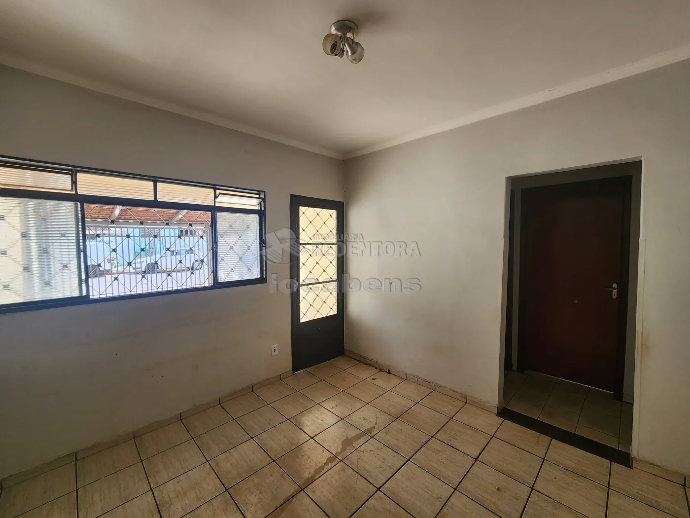 Alugar Casa / Padrão em São José do Rio Preto R$ 1.300,00 - Foto 3