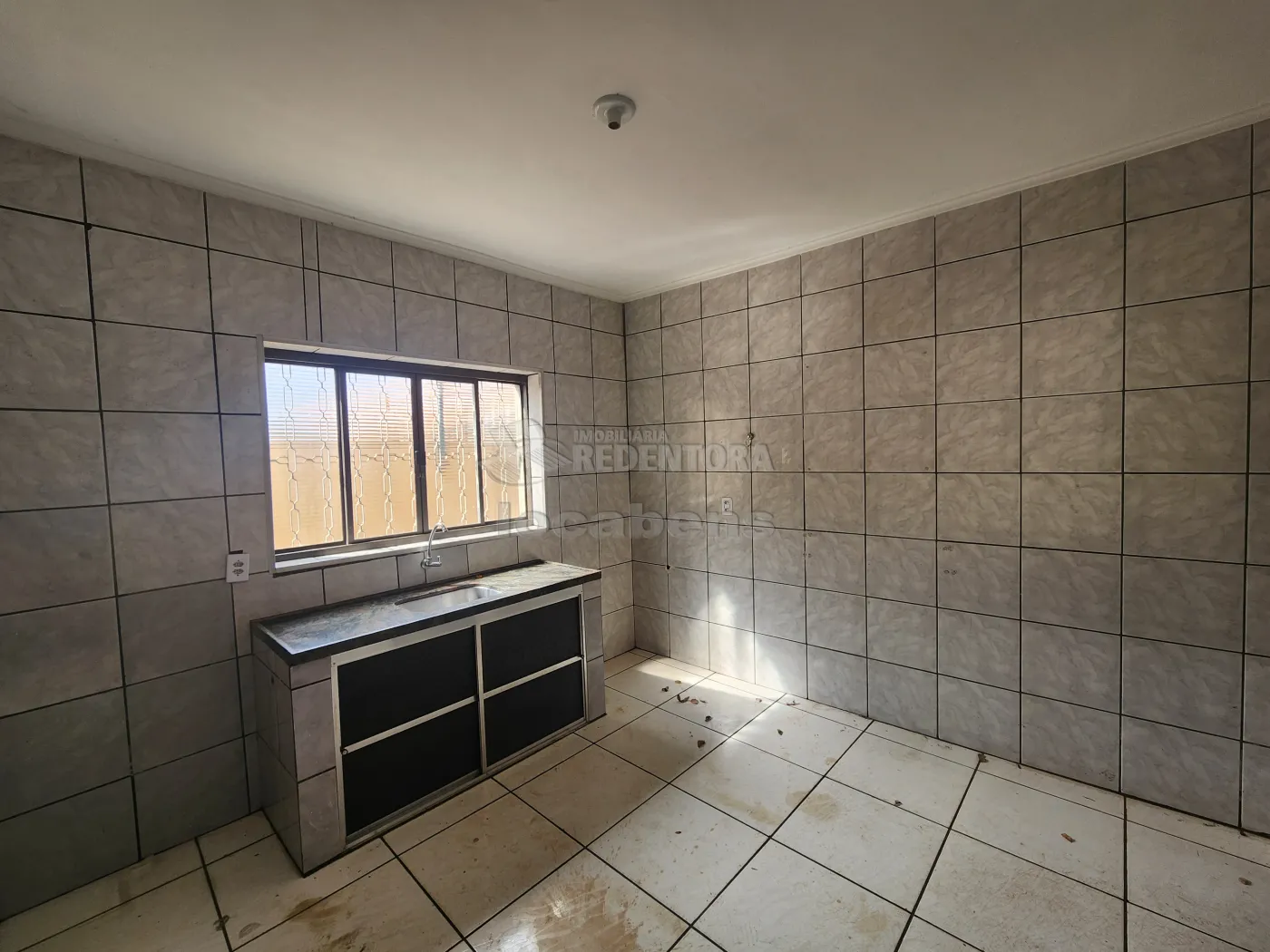 Alugar Casa / Padrão em São José do Rio Preto R$ 1.300,00 - Foto 4