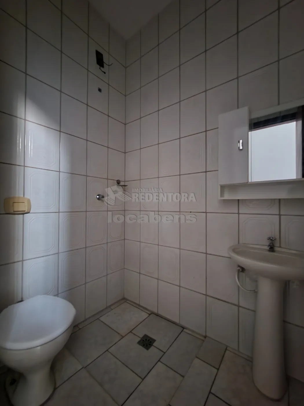 Alugar Casa / Padrão em São José do Rio Preto R$ 850,00 - Foto 9
