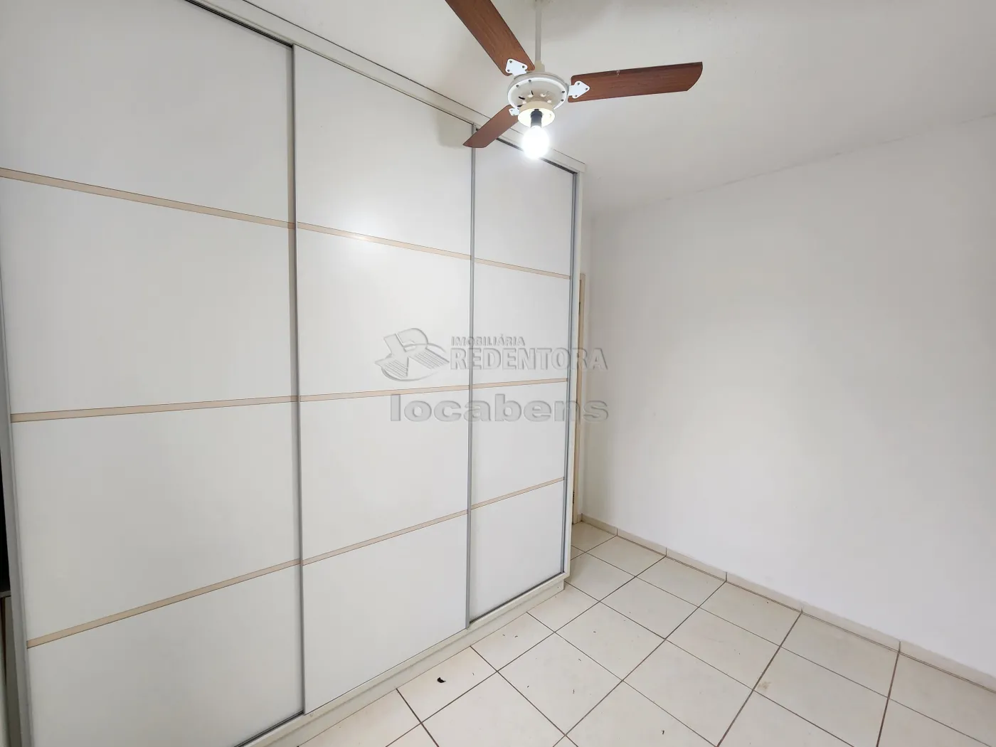 Alugar Casa / Condomínio em São José do Rio Preto R$ 1.500,00 - Foto 9