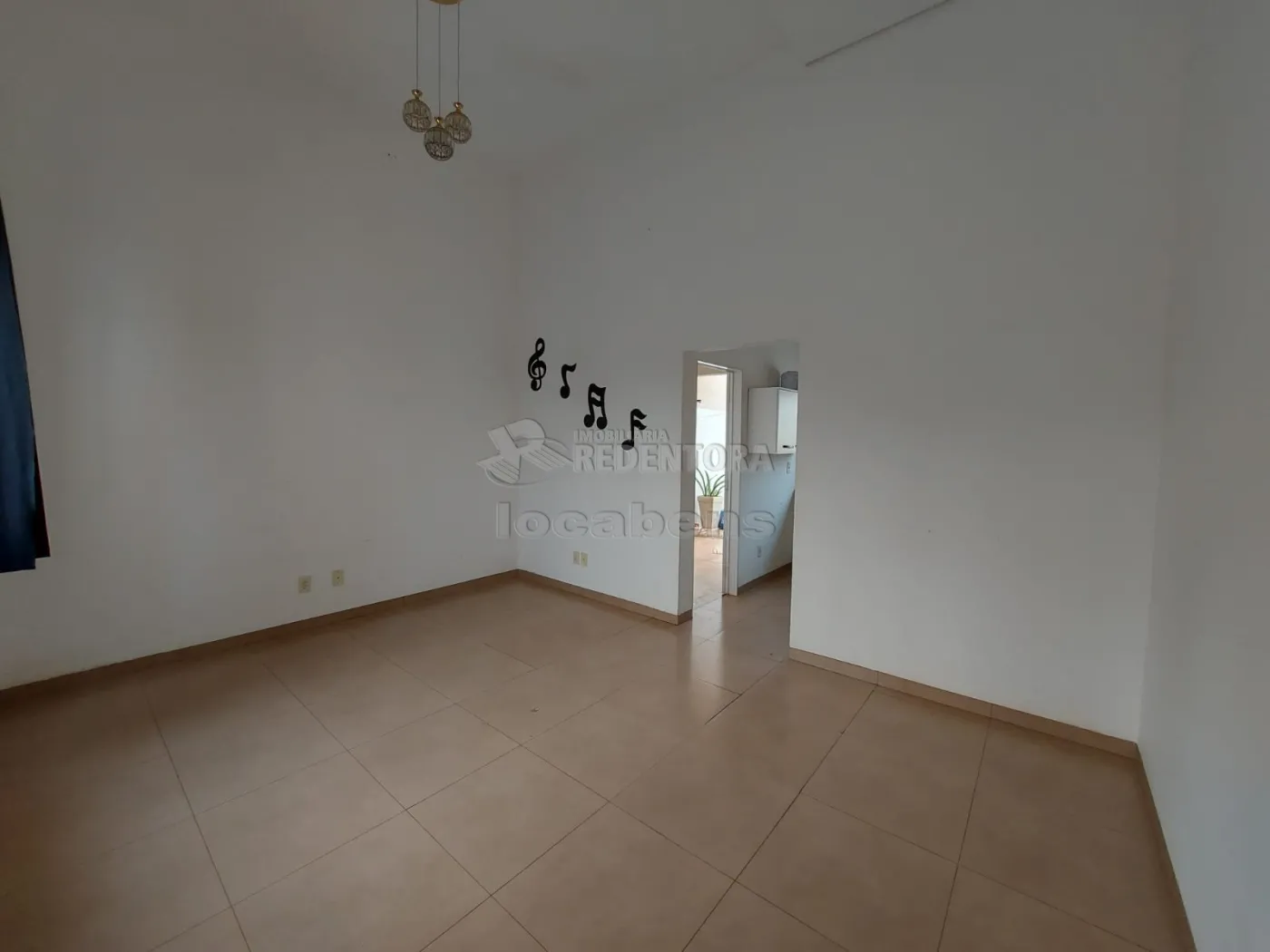 Alugar Casa / Padrão em São José do Rio Preto R$ 2.000,00 - Foto 1