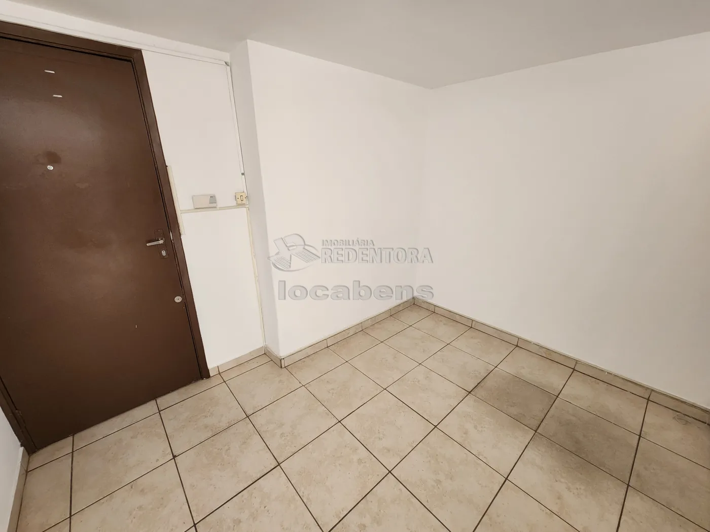 Alugar Comercial / Sala em São José do Rio Preto R$ 800,00 - Foto 2