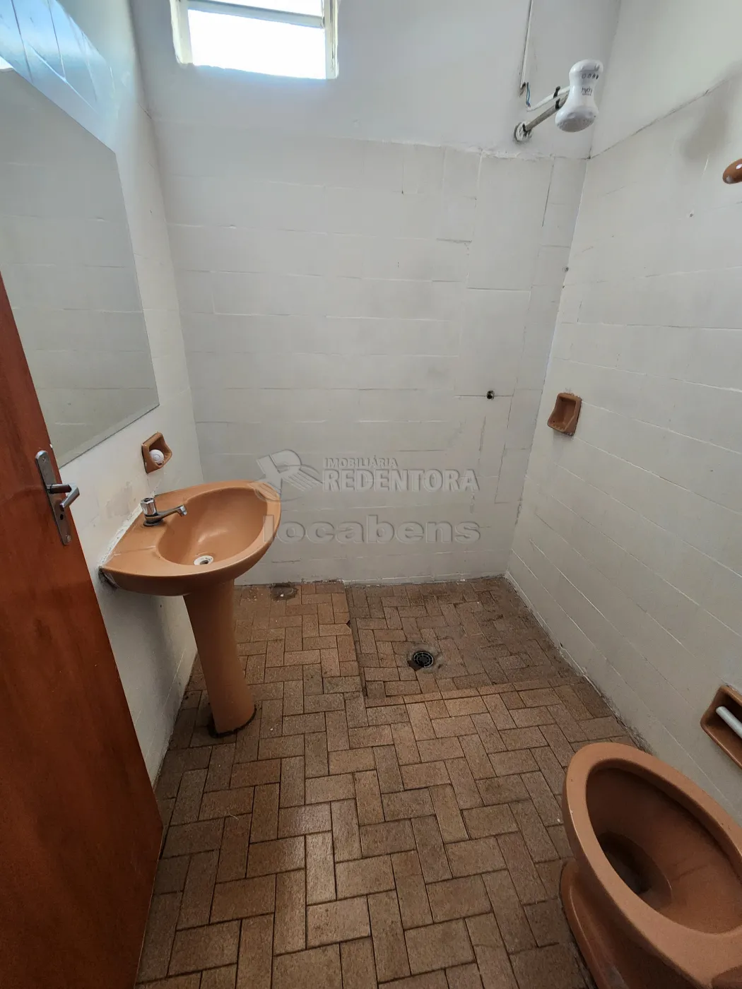 Alugar Casa / Padrão em São José do Rio Preto R$ 1.200,00 - Foto 6