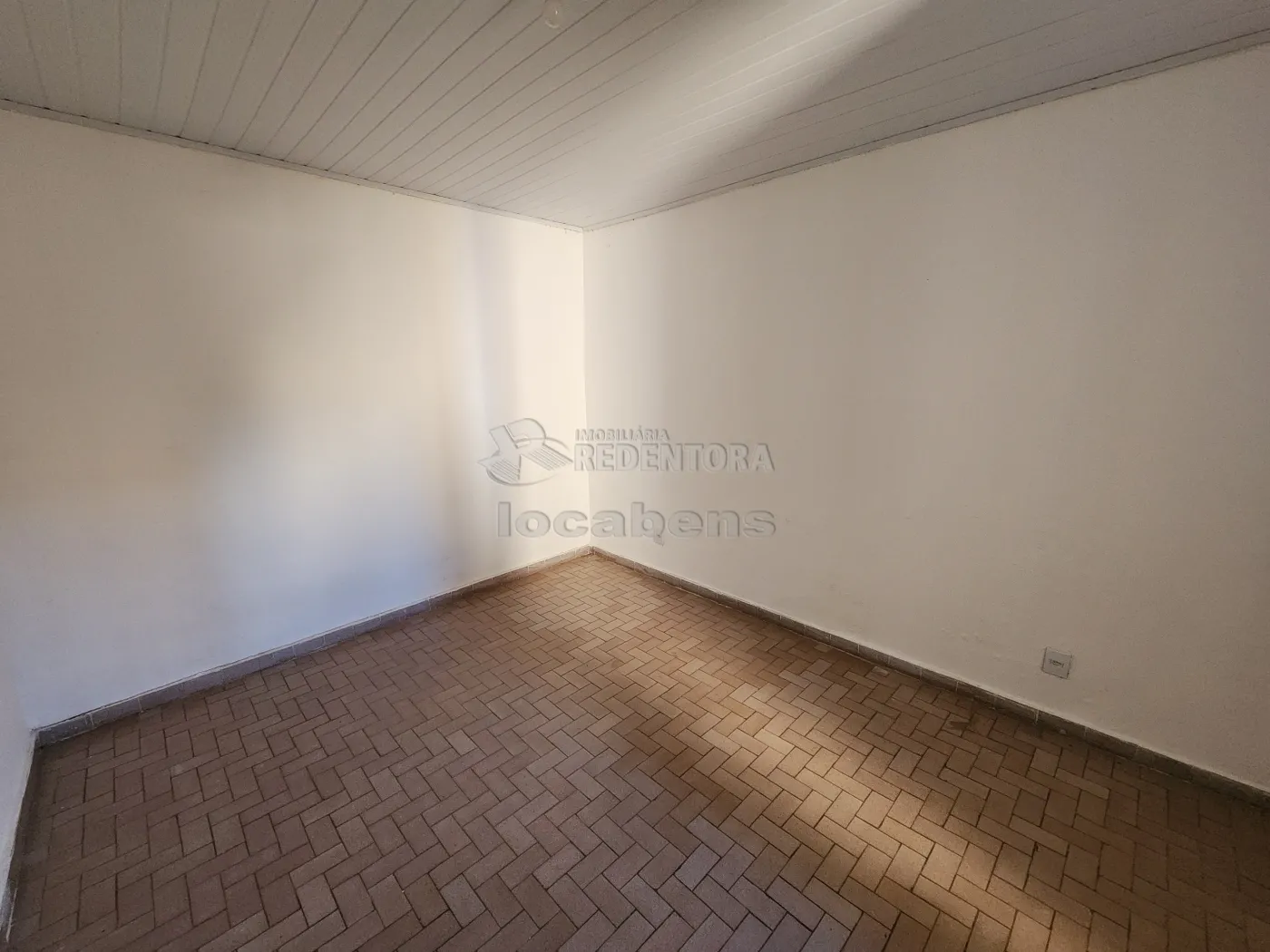 Alugar Casa / Padrão em São José do Rio Preto R$ 1.200,00 - Foto 9