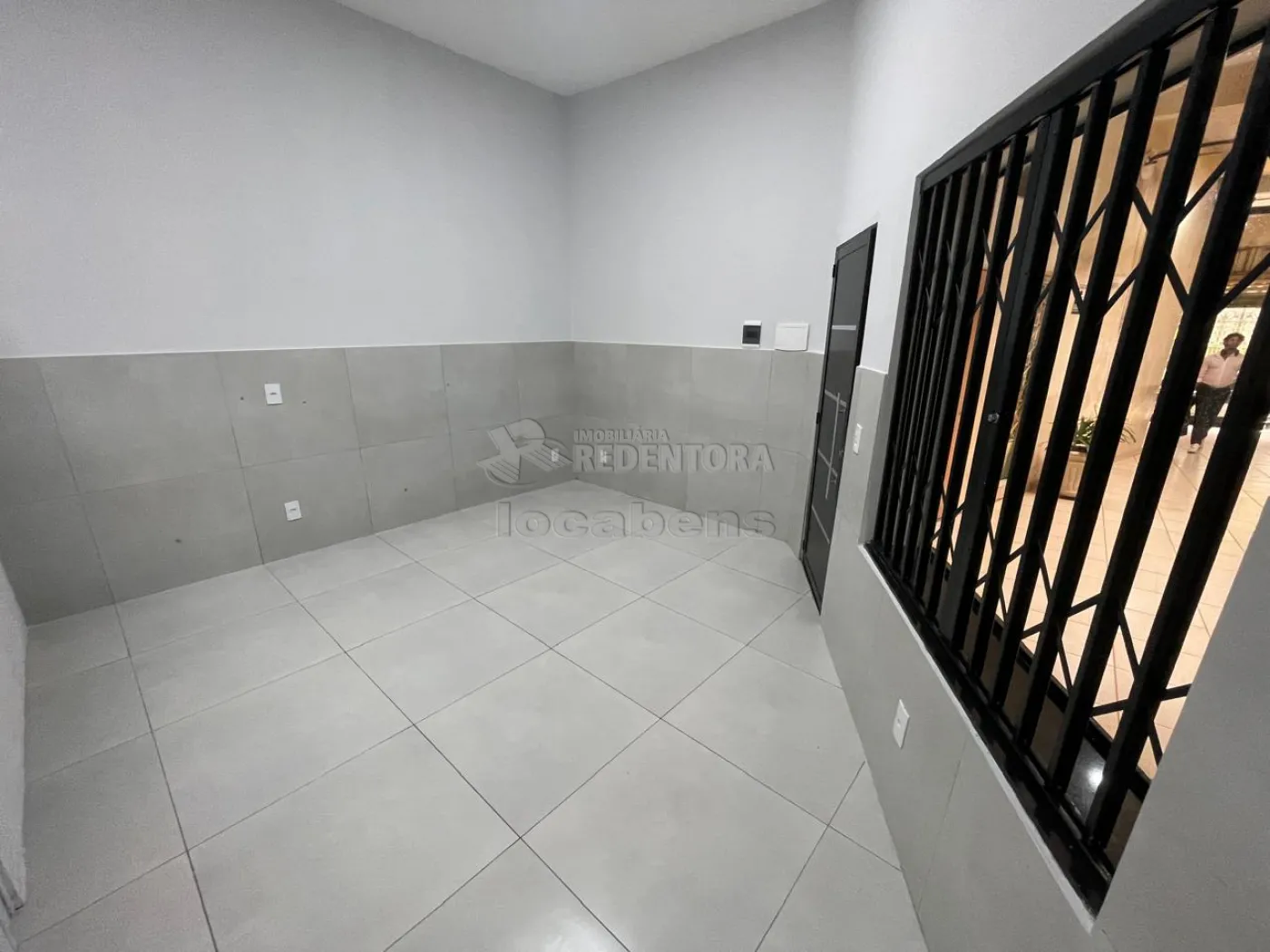 Alugar Comercial / Sala em São José do Rio Preto R$ 900,00 - Foto 4