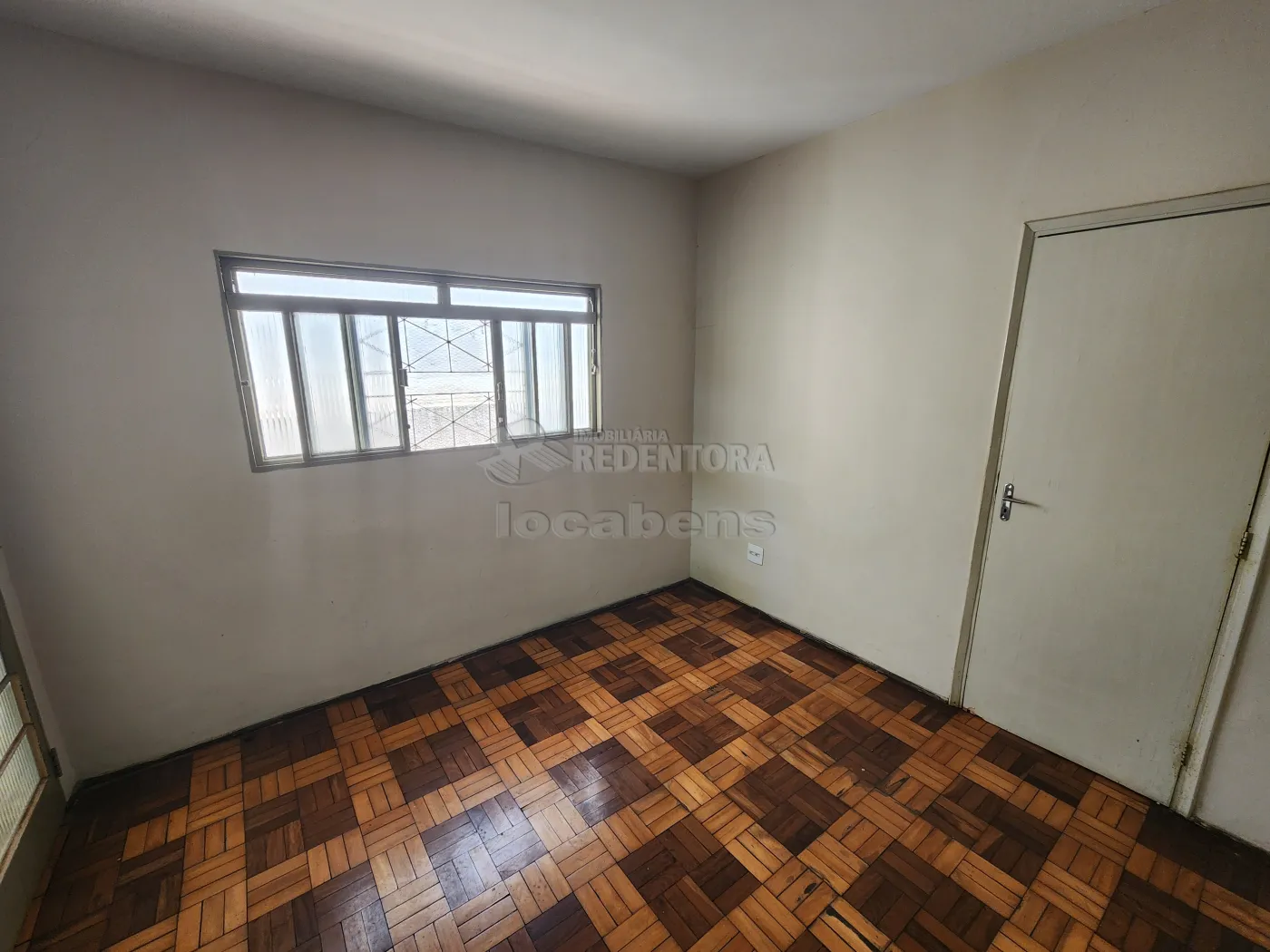 Alugar Casa / Padrão em São José do Rio Preto R$ 1.500,00 - Foto 2