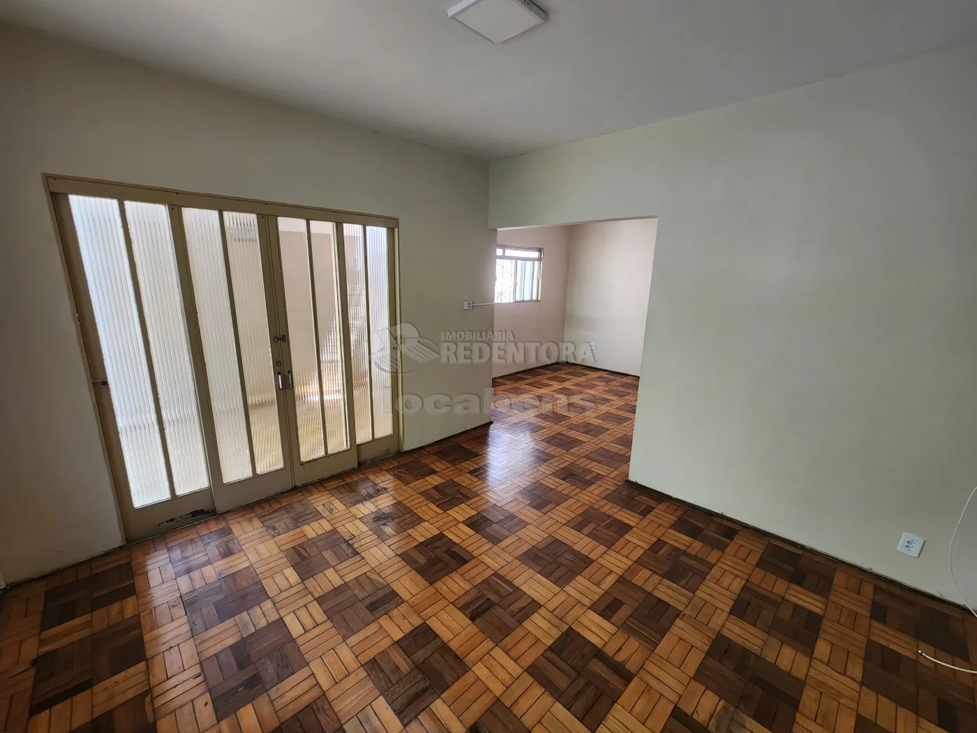 Alugar Casa / Padrão em São José do Rio Preto R$ 1.500,00 - Foto 4