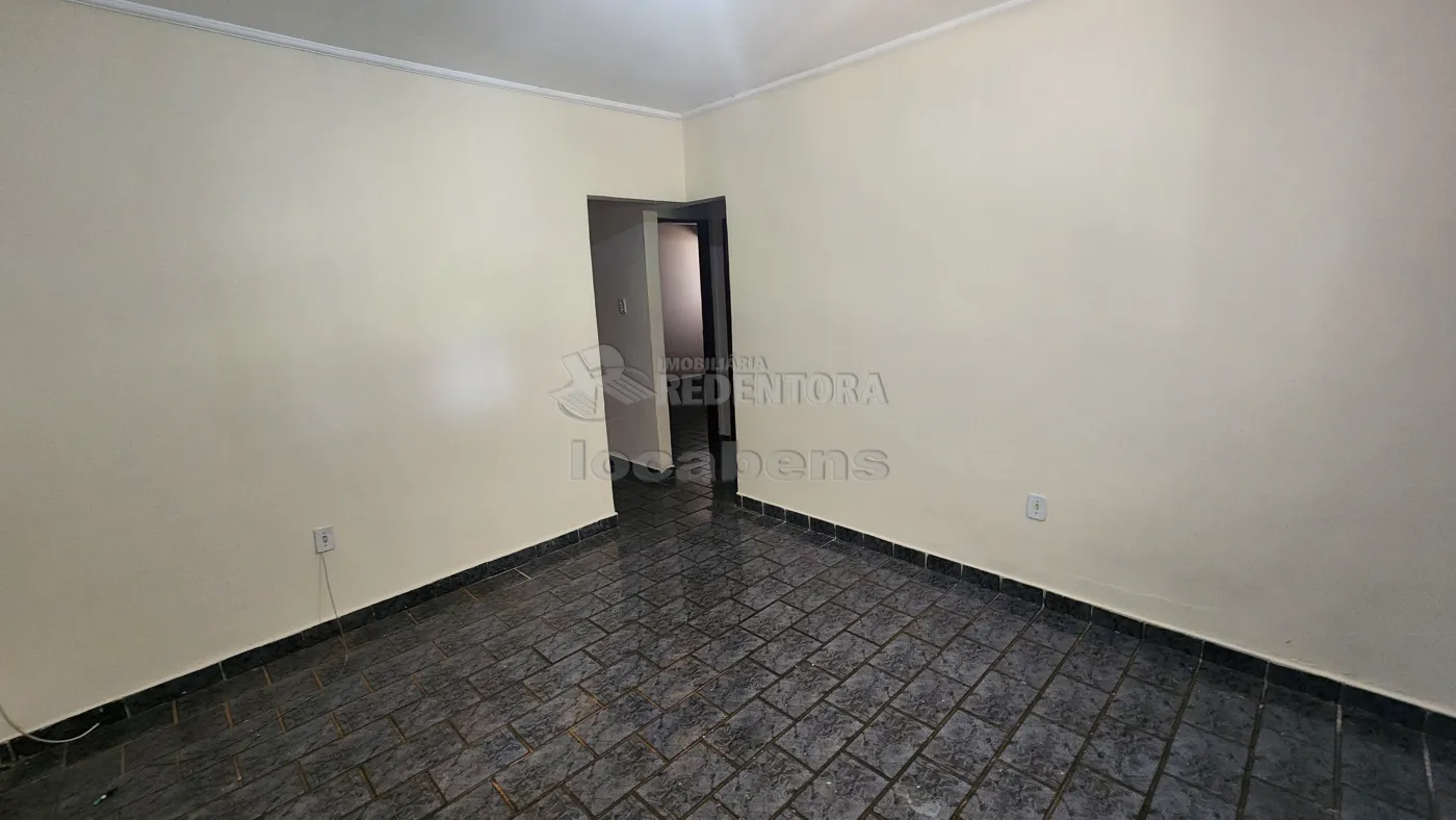 Alugar Casa / Padrão em São José do Rio Preto R$ 1.350,00 - Foto 2