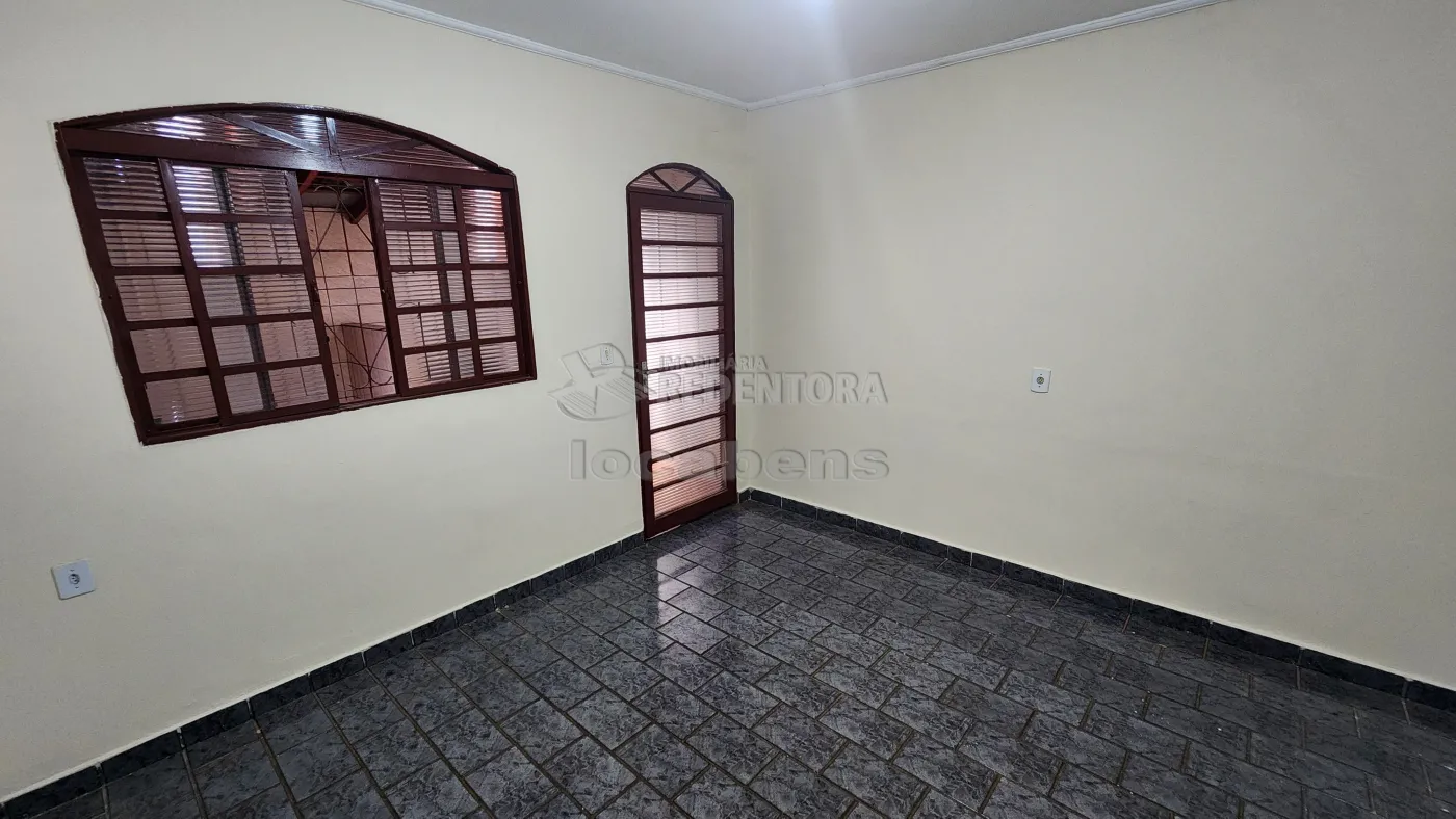 Alugar Casa / Padrão em São José do Rio Preto R$ 1.350,00 - Foto 1