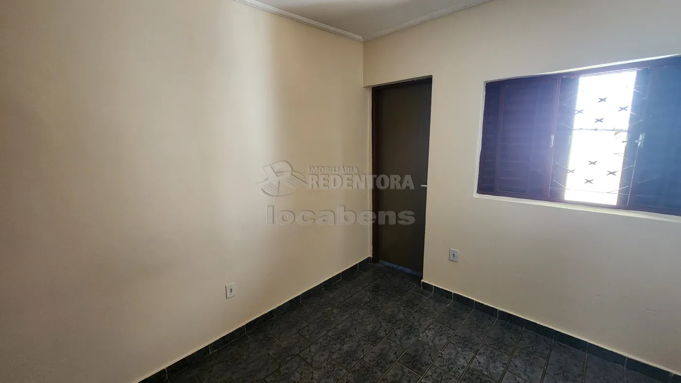 Alugar Casa / Padrão em São José do Rio Preto R$ 1.350,00 - Foto 9