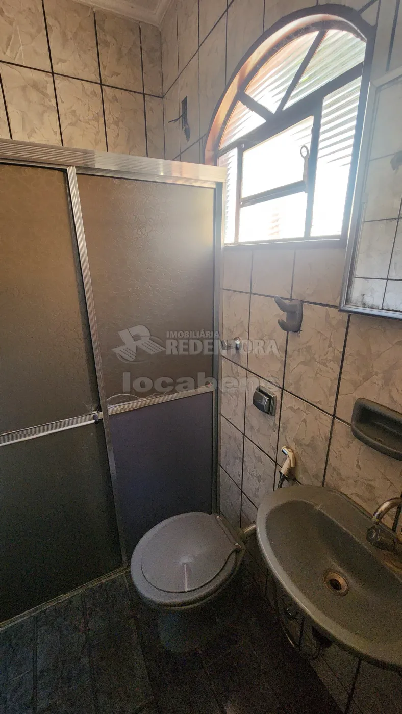 Alugar Casa / Padrão em São José do Rio Preto R$ 1.350,00 - Foto 6