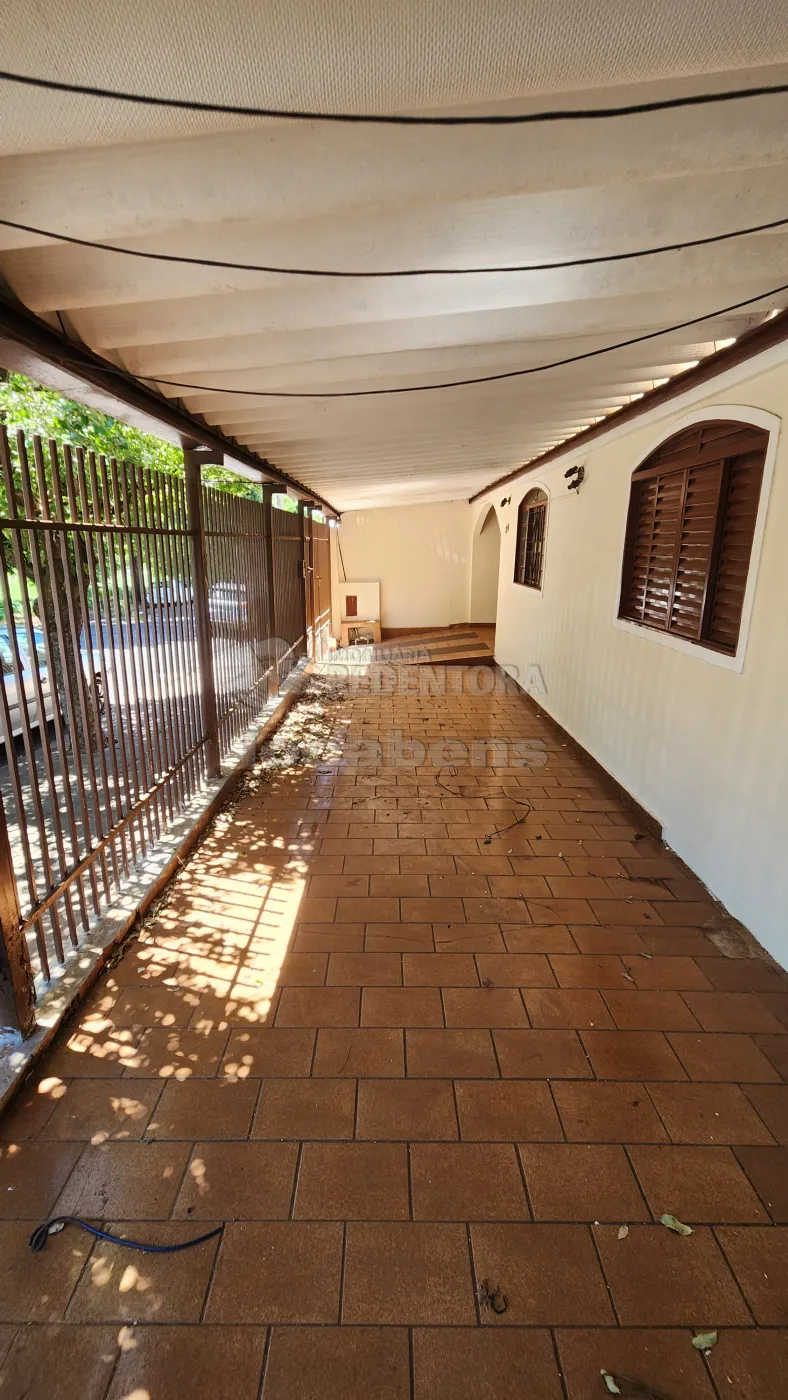 Alugar Casa / Padrão em São José do Rio Preto R$ 1.350,00 - Foto 16