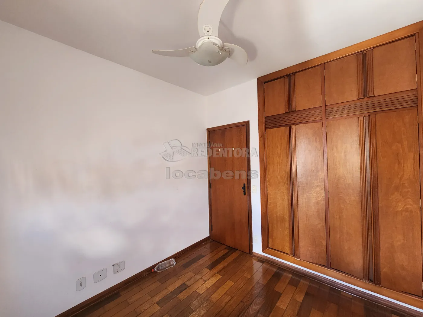 Apartamento para alugar com 3 quartos, 105m² - Foto 11