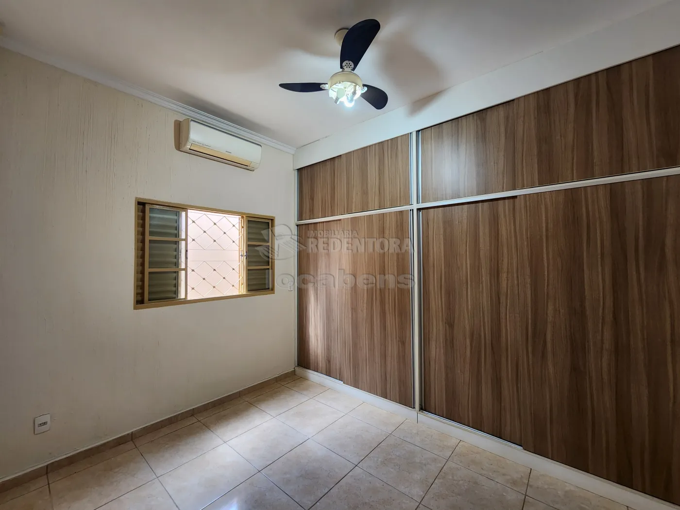 Casa para alugar com 3 quartos, 150m² - Foto 10