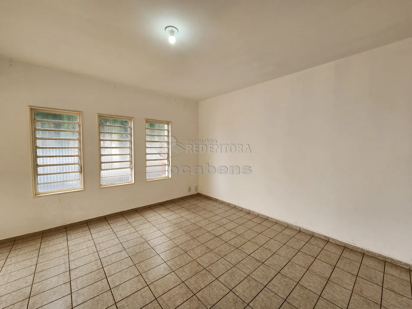 Casa para alugar com 3 quartos, 191m² - Foto 2