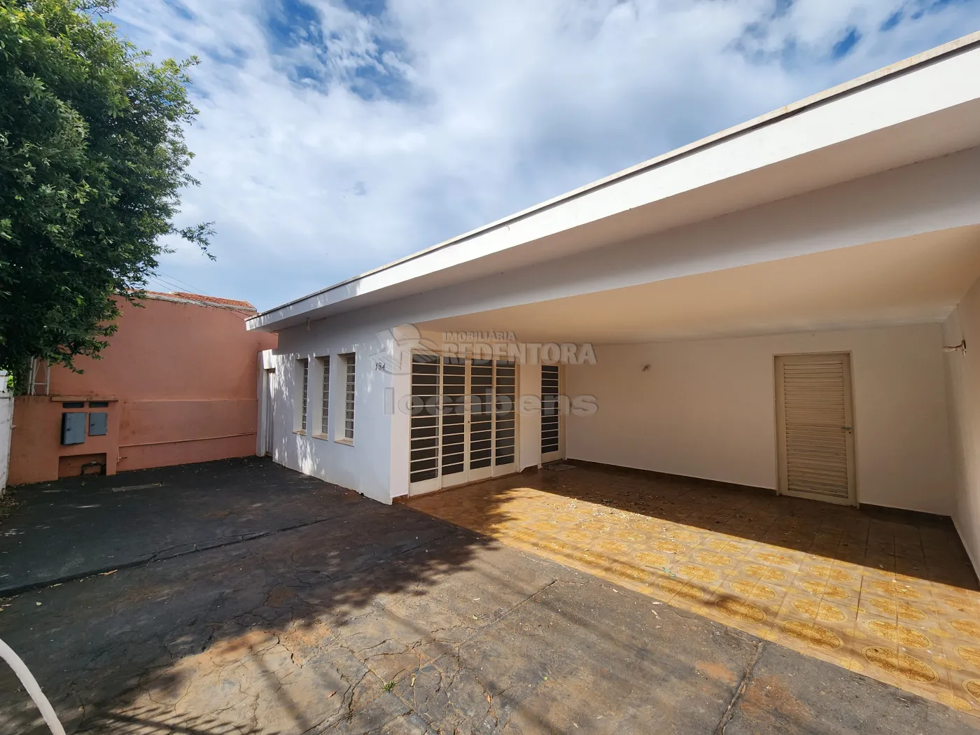 Casa para alugar com 3 quartos, 191m² - Foto 1