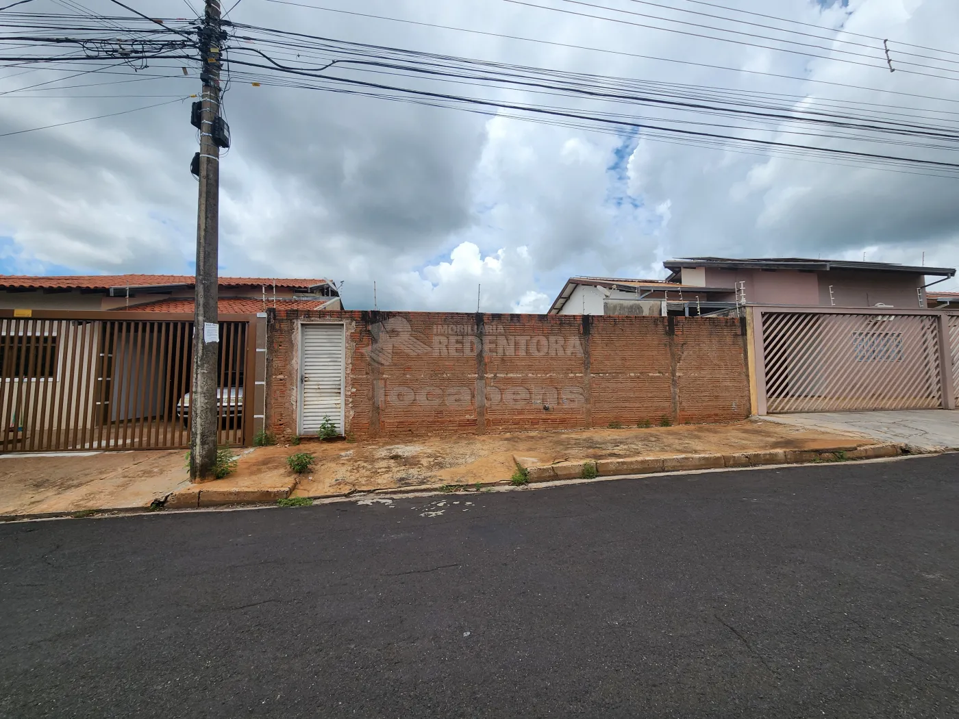 Terreno à venda, 200m² - Foto 1