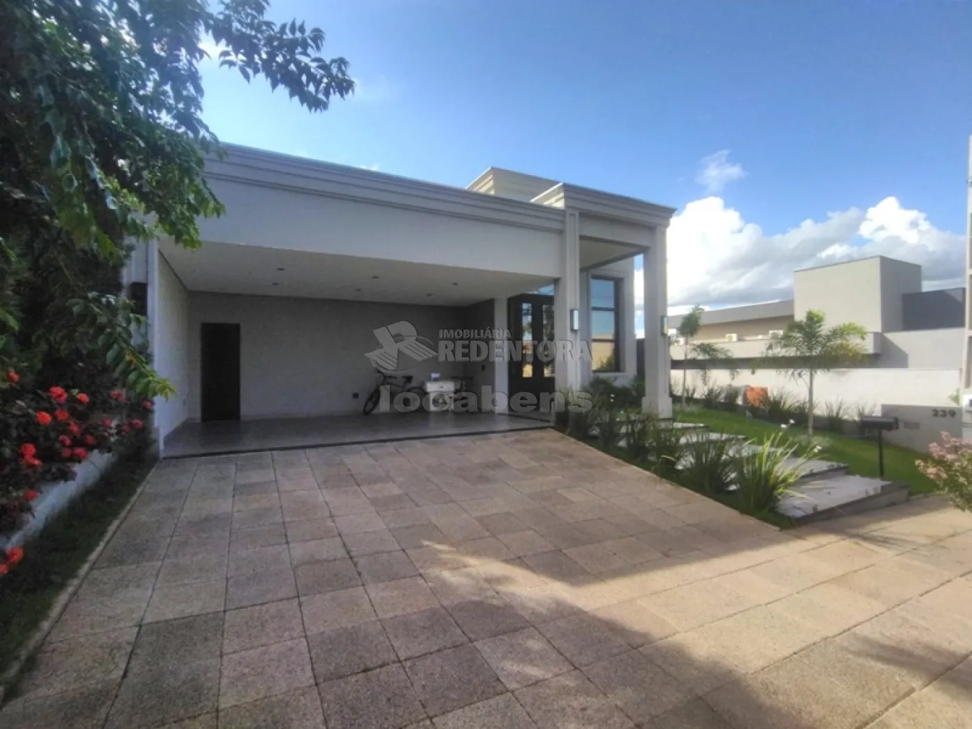 Casa de Condomínio à venda com 3 quartos, 252m² - Foto 2