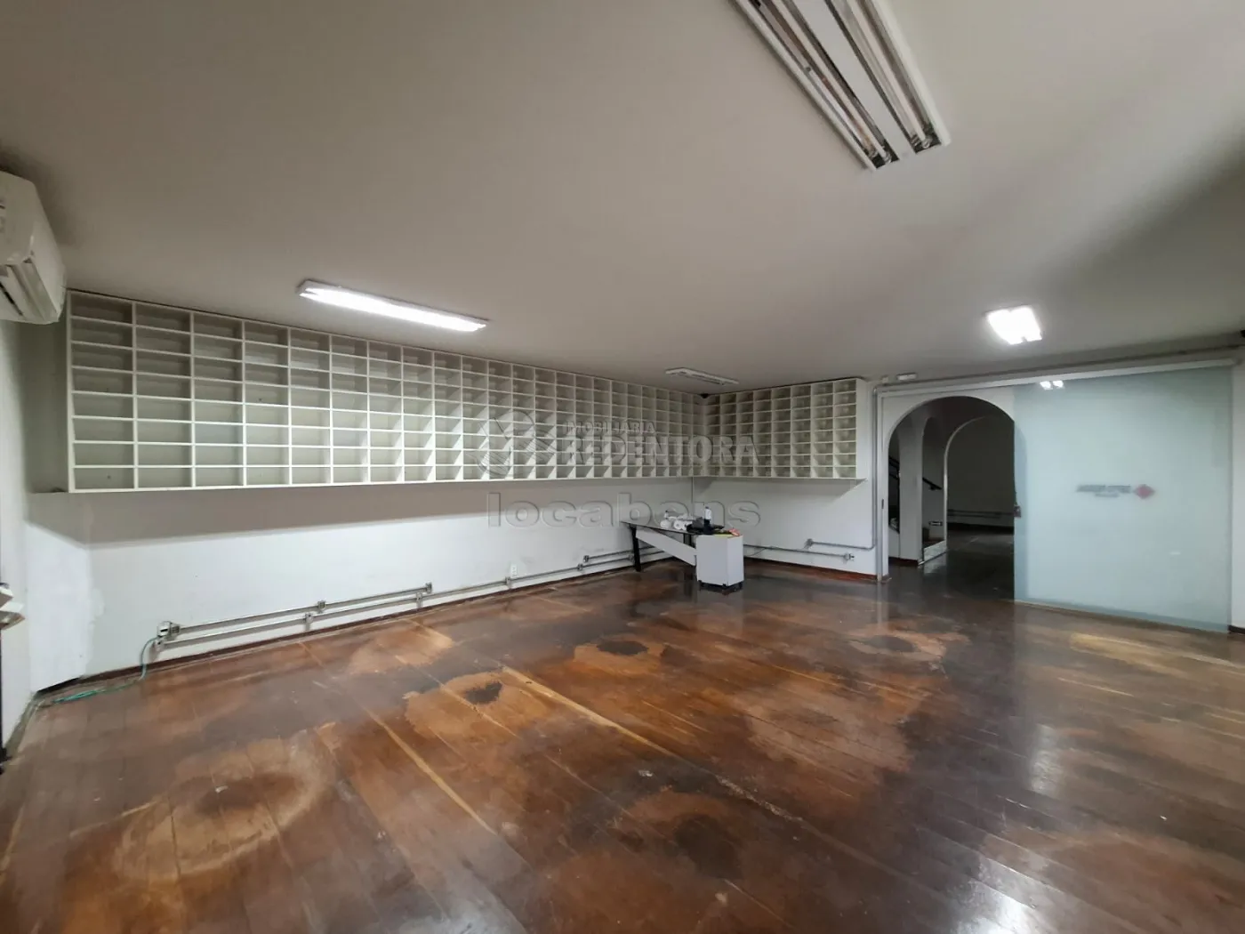 Prédio Inteiro para alugar com 16 quartos, 632m² - Foto 2