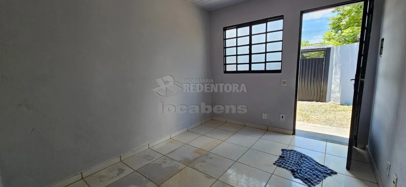 Casa à venda com 2 quartos, 60m² - Foto 4