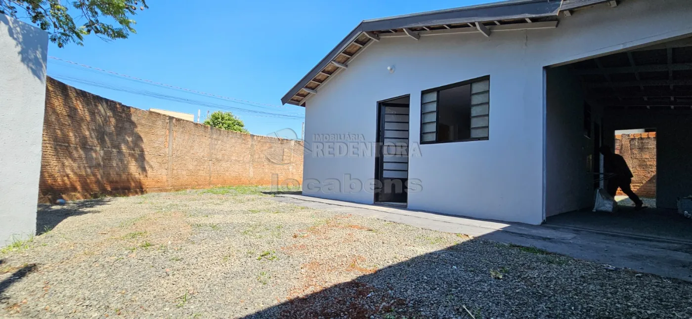 Casa à venda com 2 quartos, 60m² - Foto 2