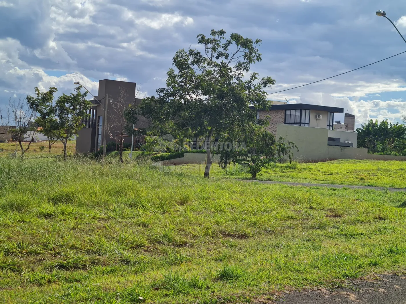 Comprar Terreno / Condomínio em Fronteira - Foto 3