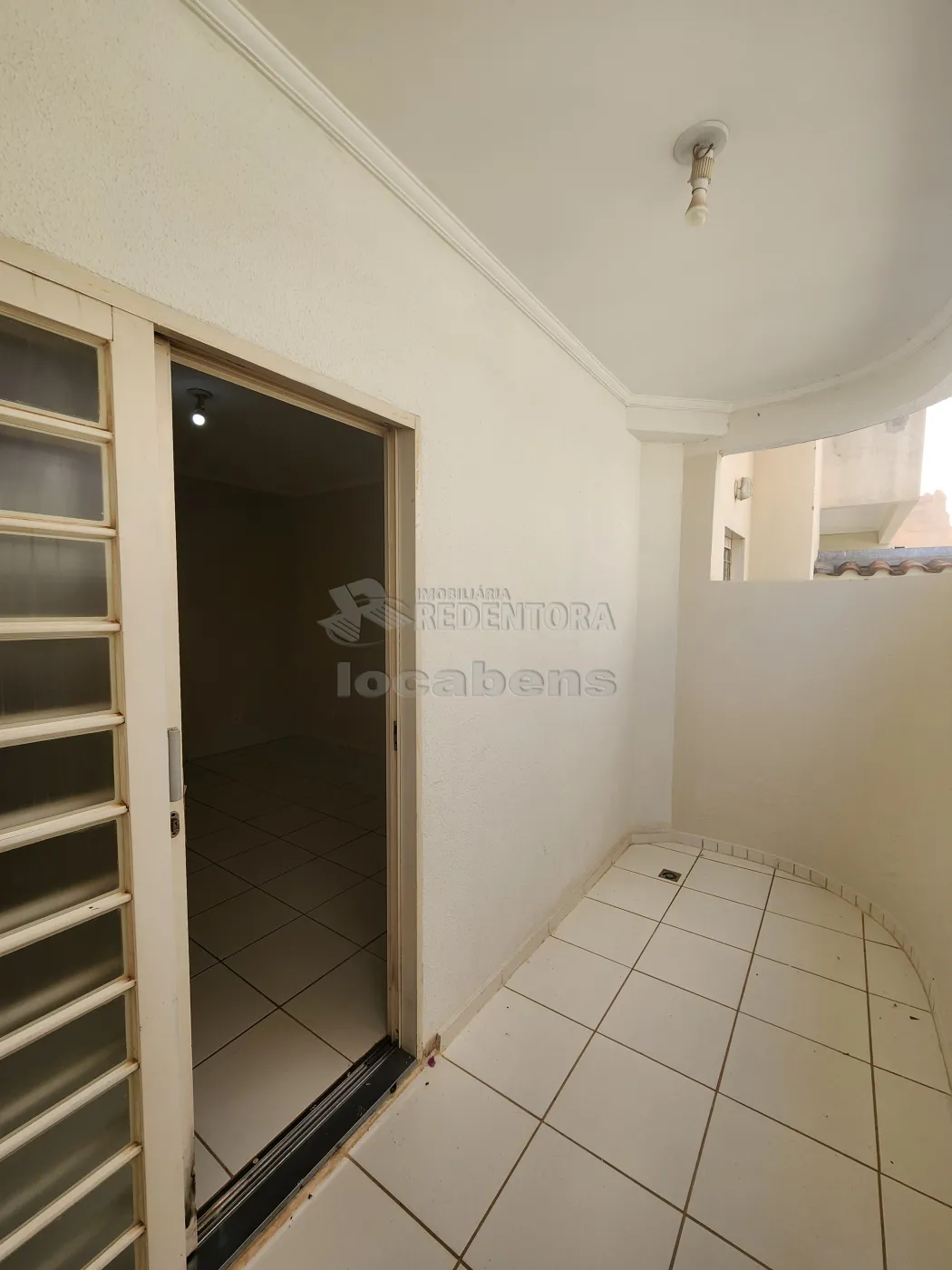 Apartamento para alugar com 2 quartos, 64m² - Foto 4