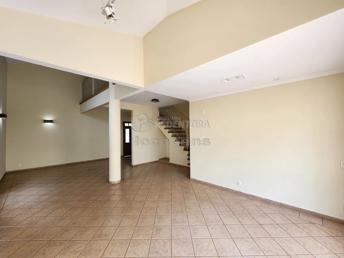 Casa para alugar com 4 quartos, 400m² - Foto 4