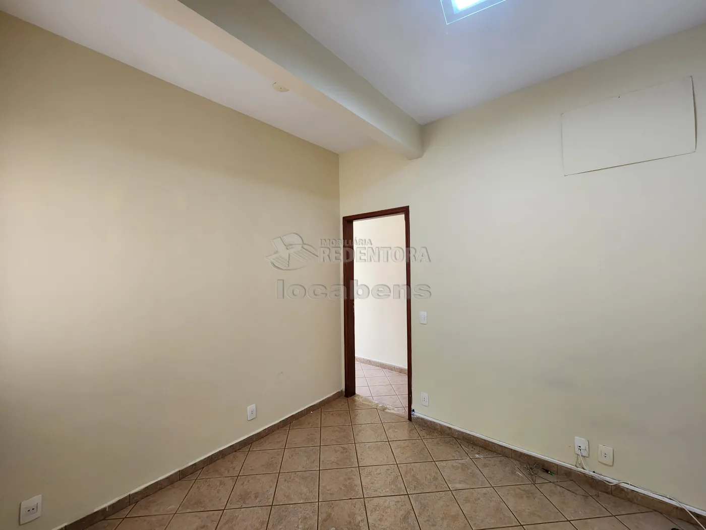 Casa para alugar com 4 quartos, 400m² - Foto 7