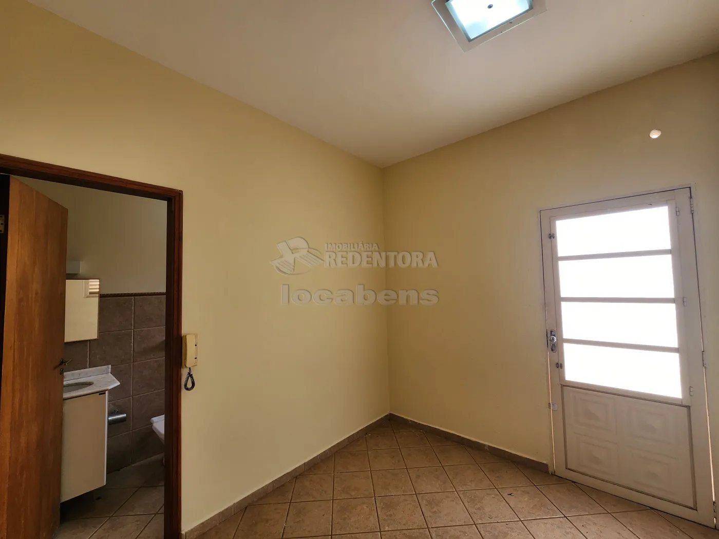 Casa para alugar com 4 quartos, 400m² - Foto 9