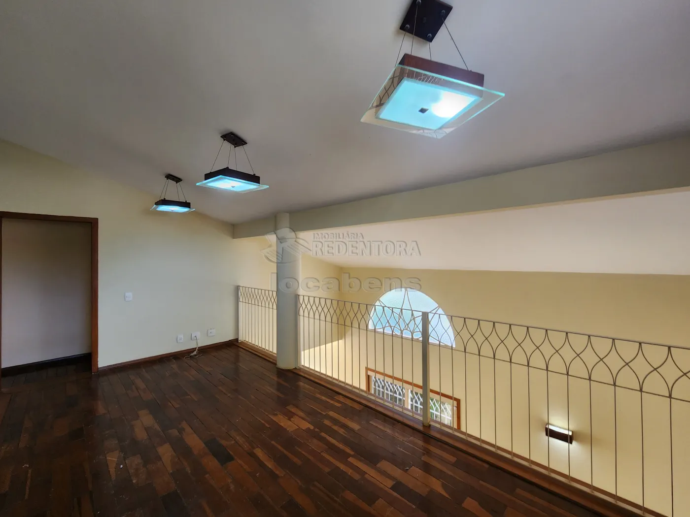 Casa para alugar com 4 quartos, 400m² - Foto 16