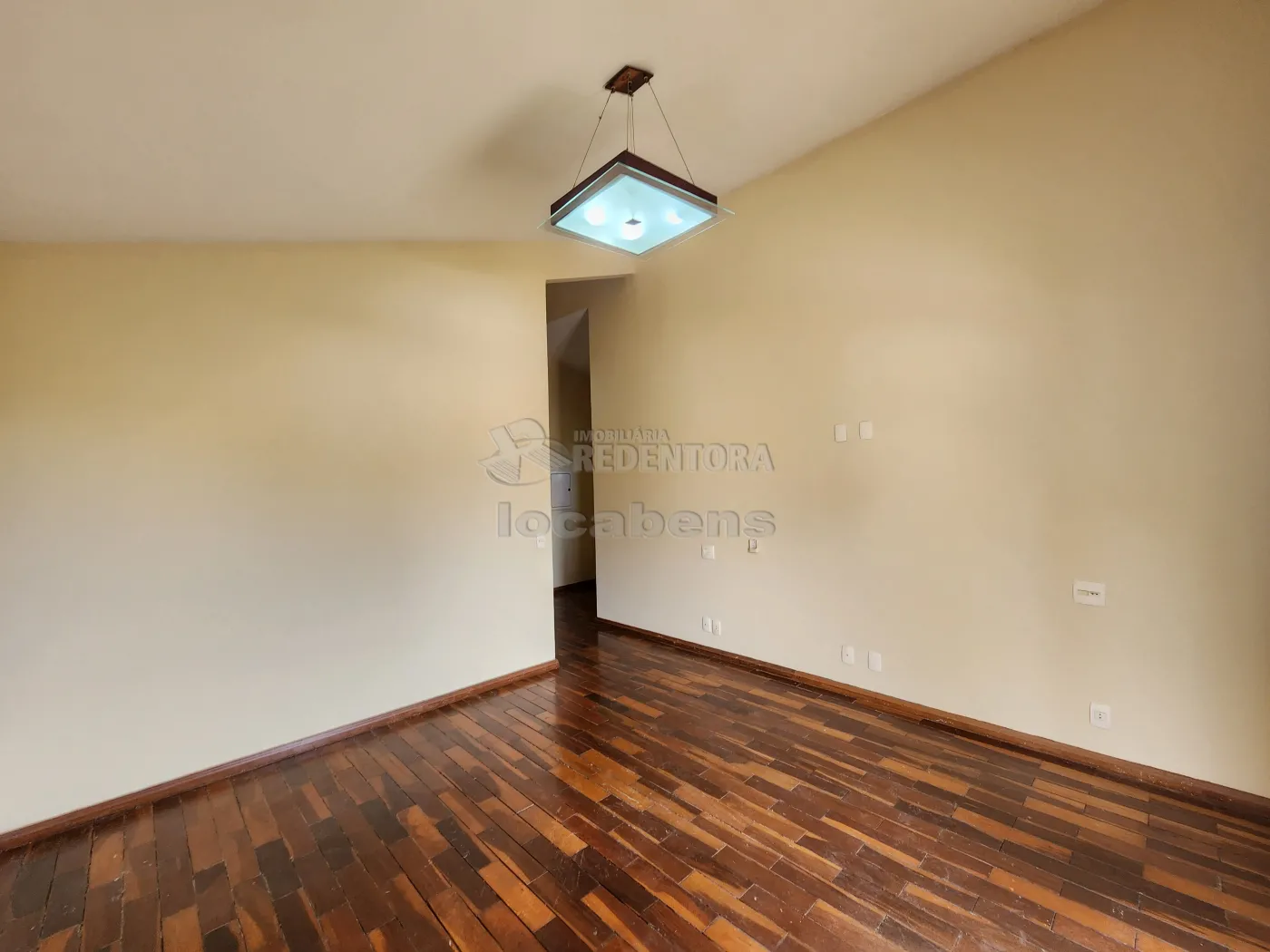 Casa para alugar com 4 quartos, 400m² - Foto 27