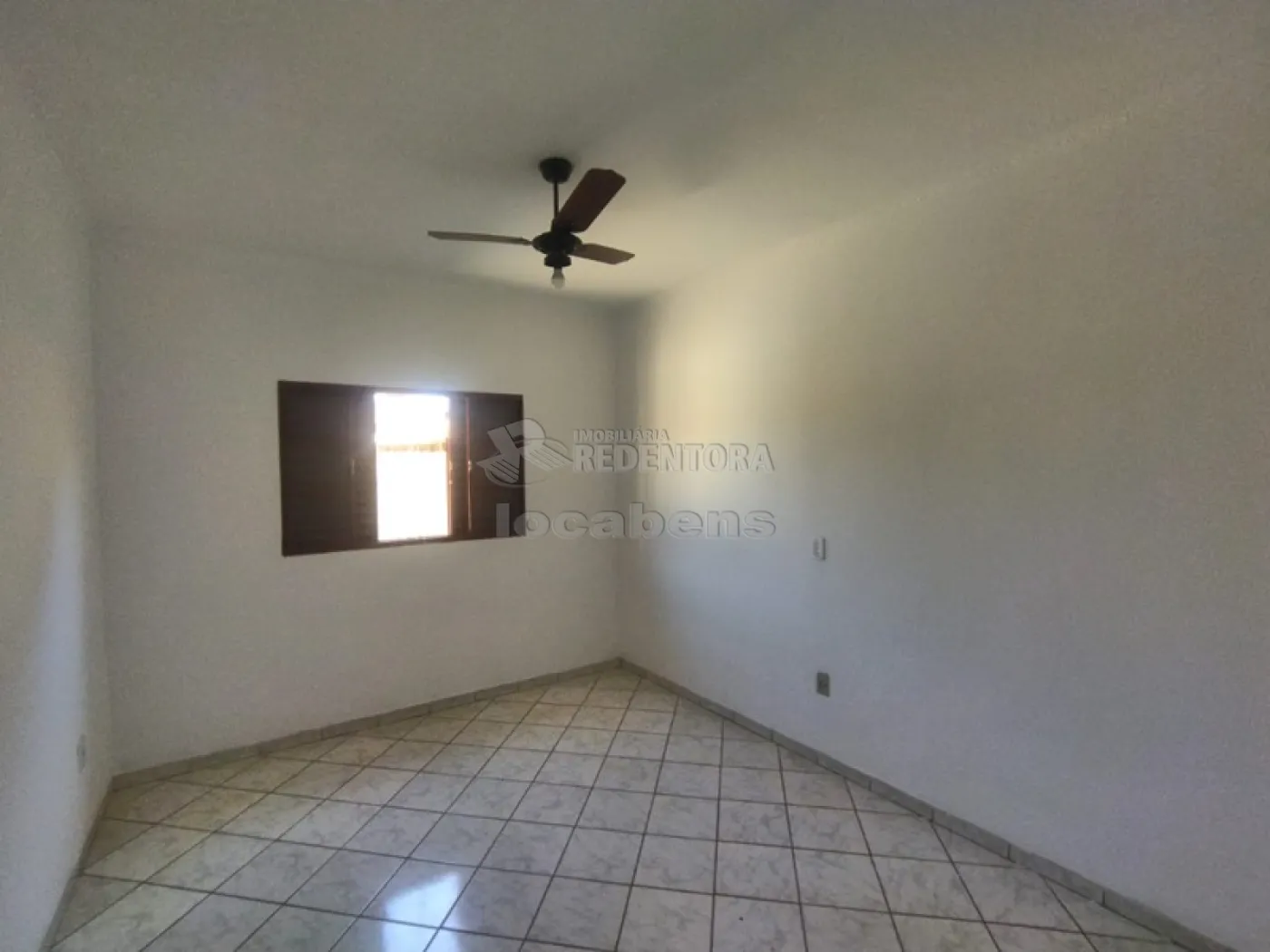 Casa para alugar com 3 quartos, 130m² - Foto 12