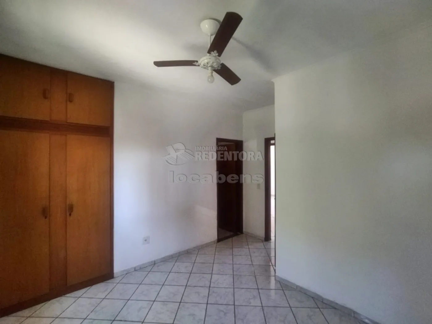 Casa para alugar com 3 quartos, 130m² - Foto 10