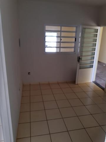 Alugar Casa / Padrão em São José do Rio Preto R$ 850,00 - Foto 2