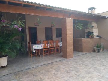 Alugar Casa / Padrão em Potirendaba. apenas R$ 450.000,00