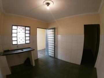 Alugar Casa / Padrão em São José do Rio Preto R$ 550,00 - Foto 4