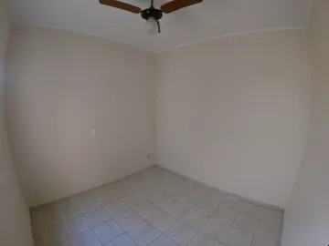 Alugar Casa / Padrão em São José do Rio Preto R$ 1.800,00 - Foto 9